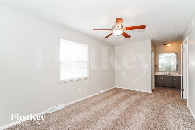 Building Photo - 1369 Greenock Rd