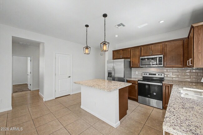 Building Photo - 17865 W Daley Ln
