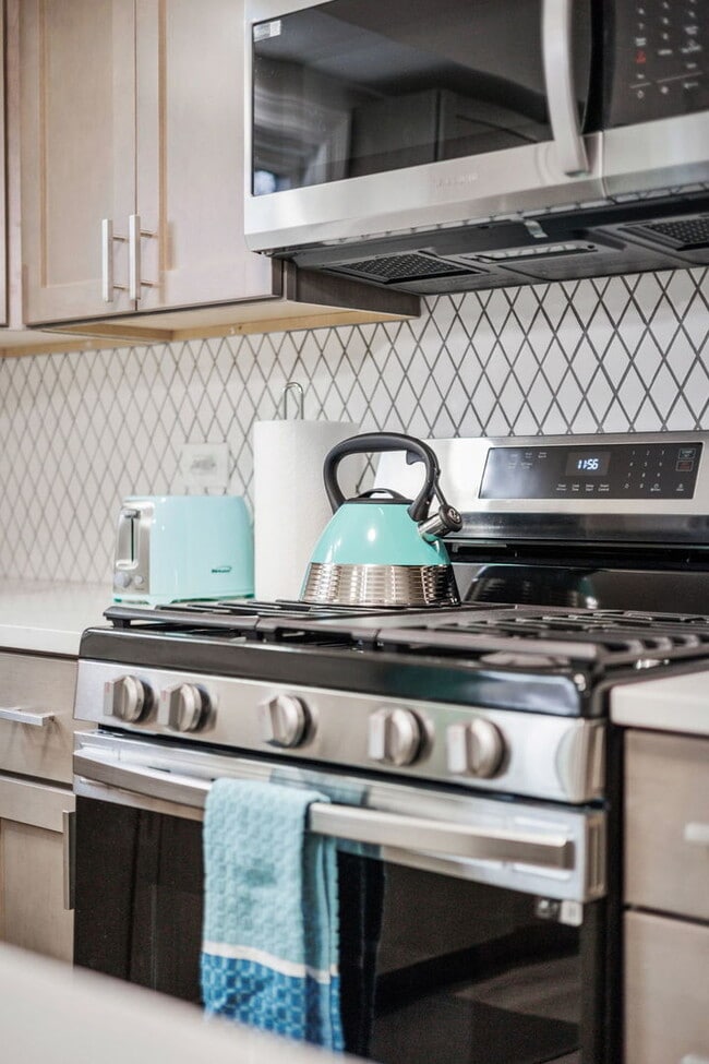 Building Photo - 10907 S Normandy Ave