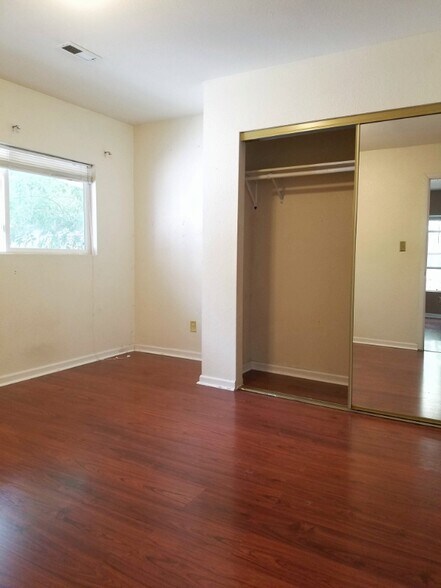 Building Photo - 307 Cheyenne Blvd