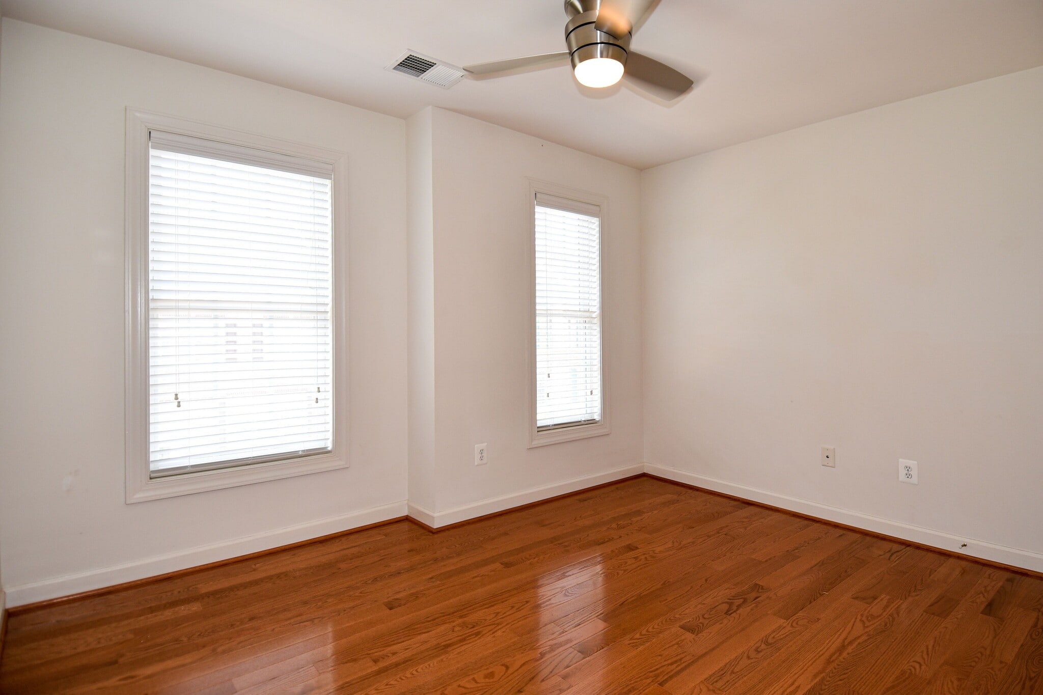 Building Photo - 7981 Vigne Ct