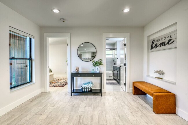 Building Photo - 106 Playmore Dr