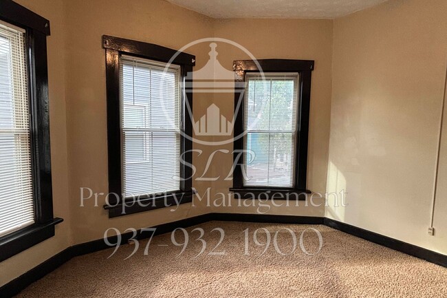 Building Photo - 227 James St