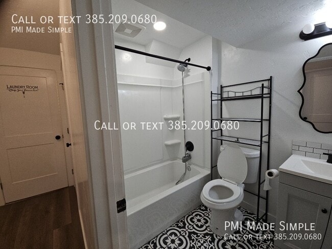 Building Photo - 1717 S Longview Rd