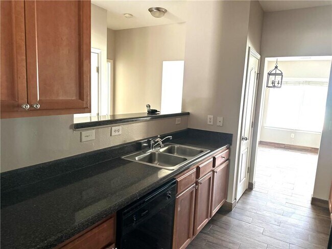 Building Photo - 140 Oakmont Dr