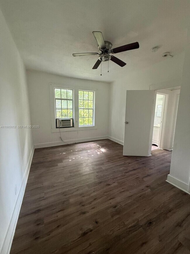 Building Photo - 236 NE 28th St