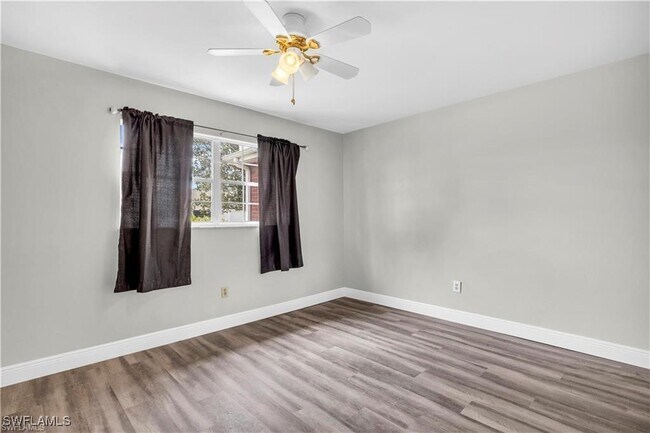 Building Photo - 1363 Bunker Way