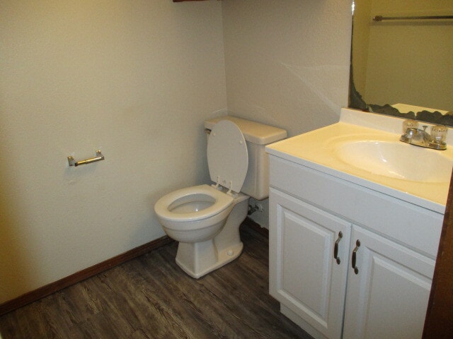 Building Photo - 716 Swan Lake Rd