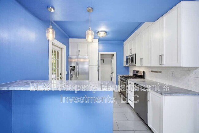 Building Photo - 2208 Wilmore Dr