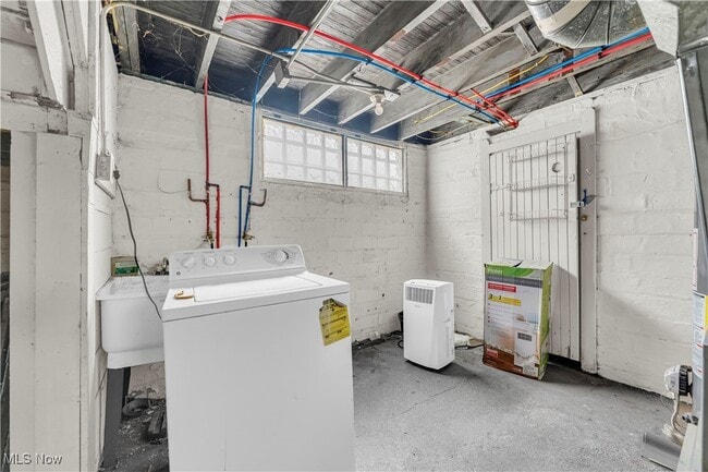 Building Photo - 11301 Fortune Ave