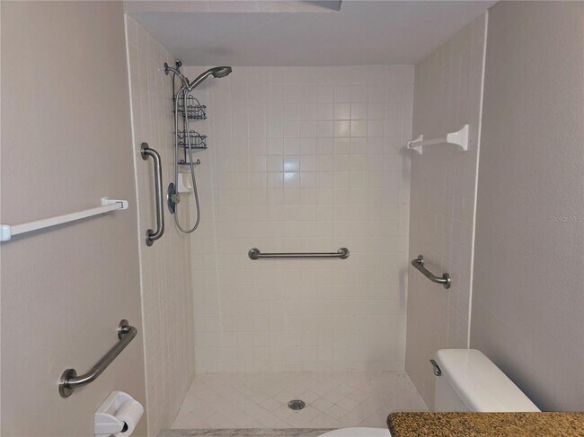 Building Photo - 5801 Bahia Del Mar Cir N