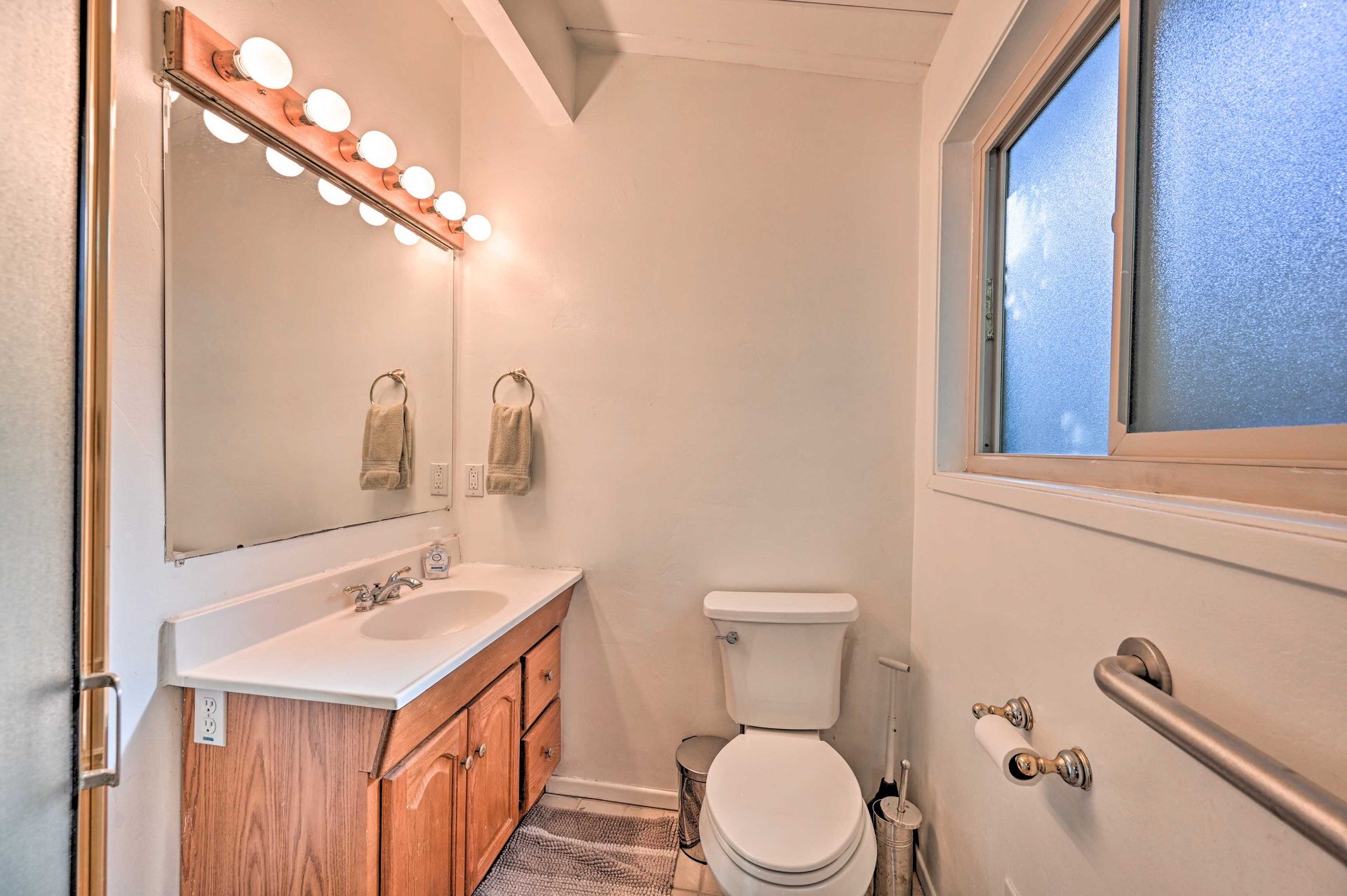 Building Photo - 2139 Torrey Pines Rd