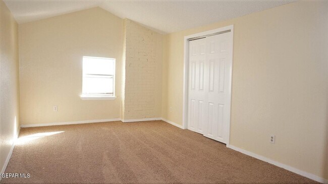 Building Photo - 3403 Pershing Dr