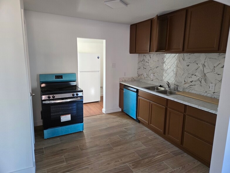 Building Photo - 906 King Ave