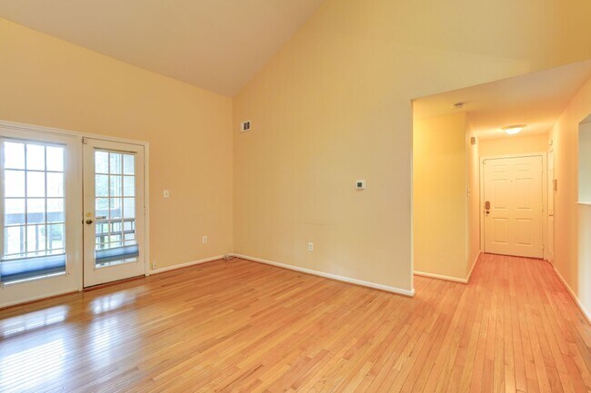 Building Photo - Beautiful 2-Bedroom 2-Bathroom Condo with Loft In The Heart of Germantown