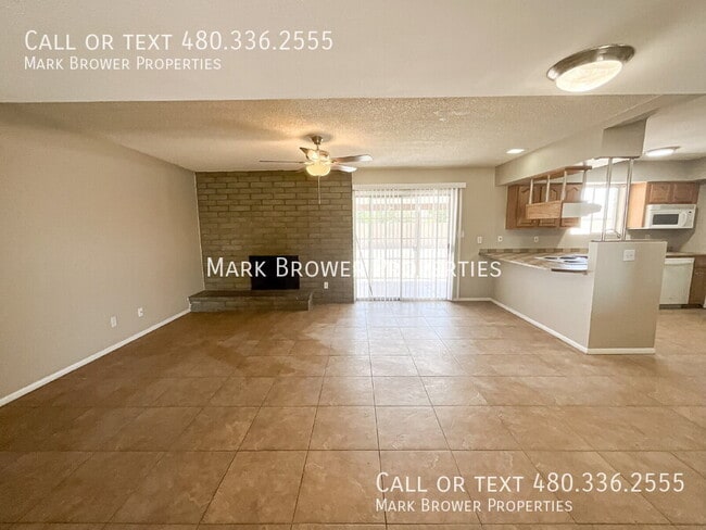 Building Photo - 4025 W Carol Ave
