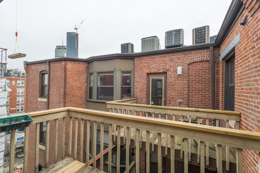 Building Photo - 103 Gainsborough St