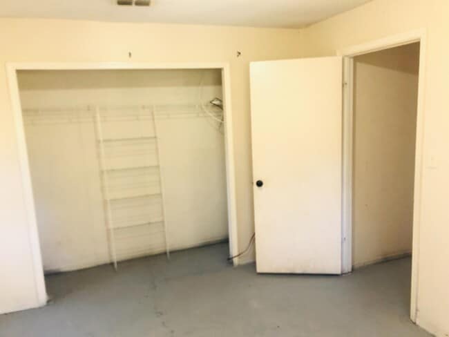 Building Photo - 696 Kilgore St