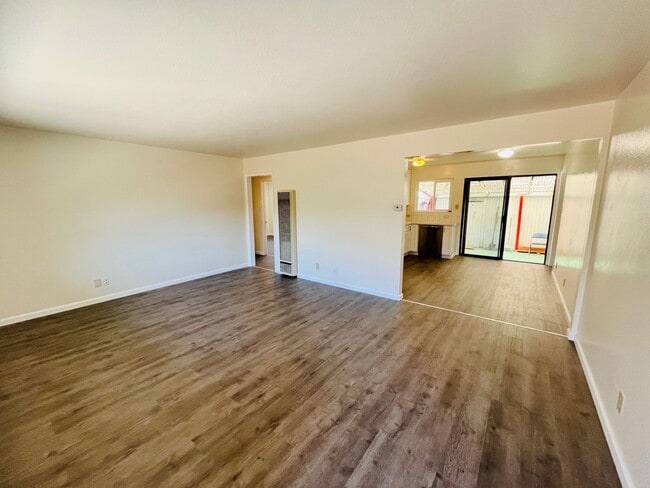 Building Photo - 108 Gladys Ave