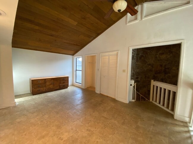 Building Photo - Two Story Unit in Grenelefe