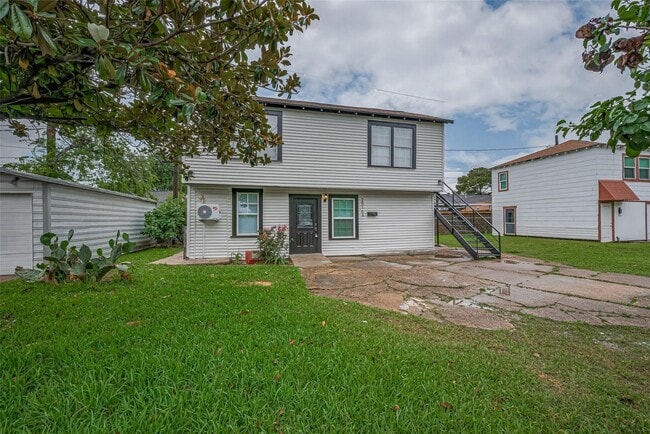 Building Photo - 2516 Craigmont St