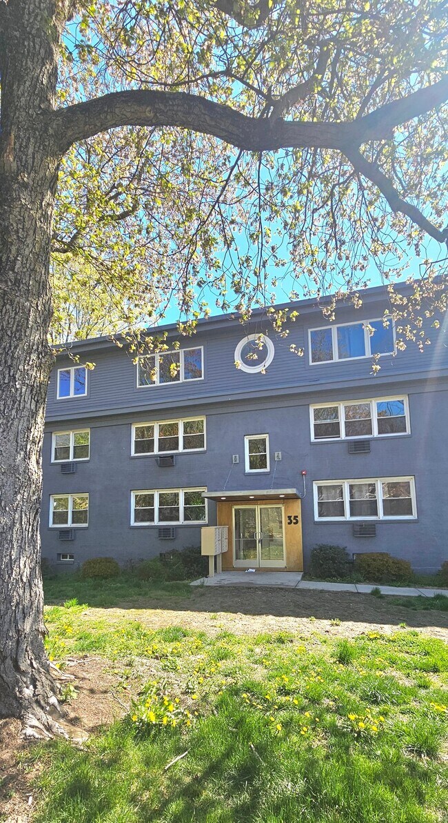 Building Photo - 35 Springside Ave