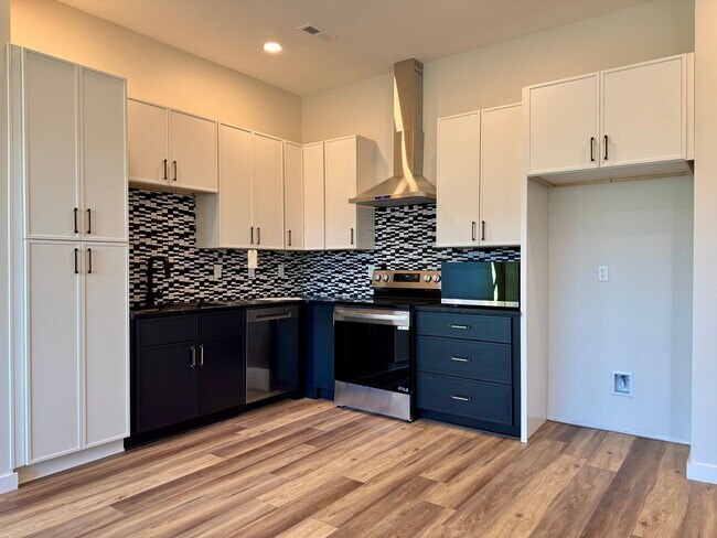 Building Photo - 1861 Zeta Way