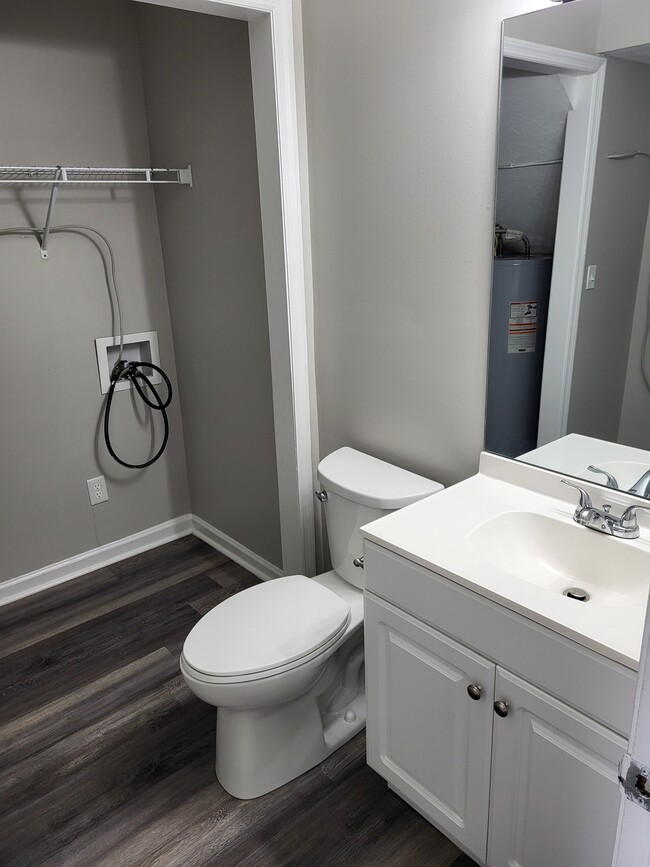 Building Photo - 194 S Killarney Ln