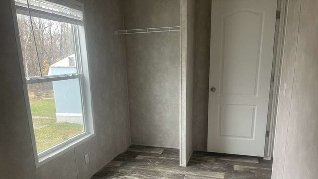 Building Photo - 22 Eastview Dr