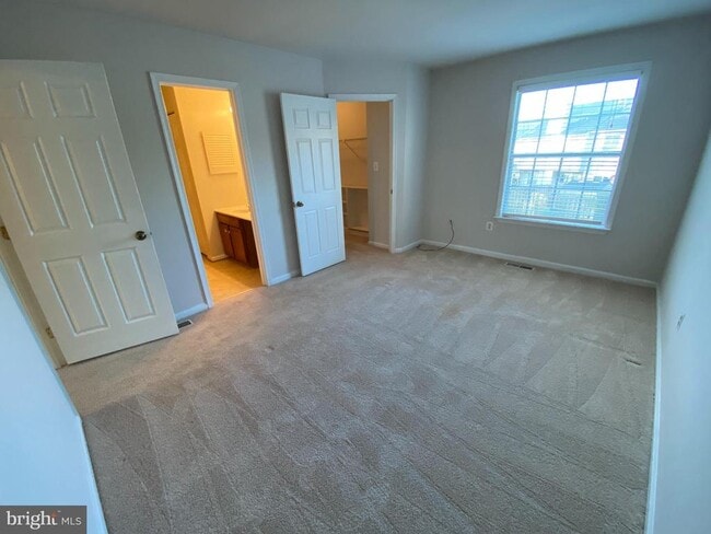 Building Photo - 11185 Kensington Pl