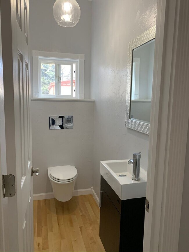 Building Photo - The Eagle Tower