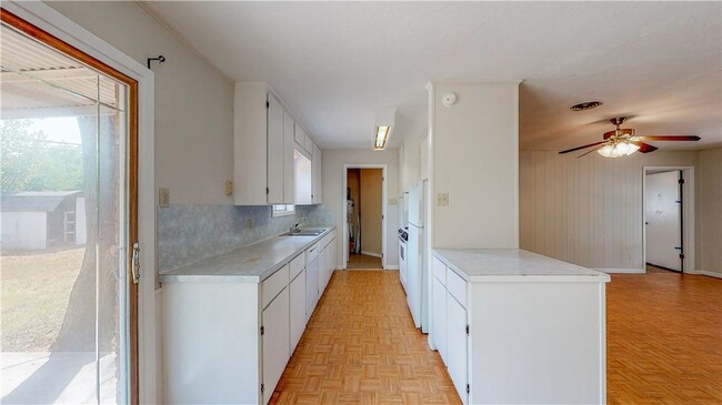 Building Photo - 1407 Lawyer St