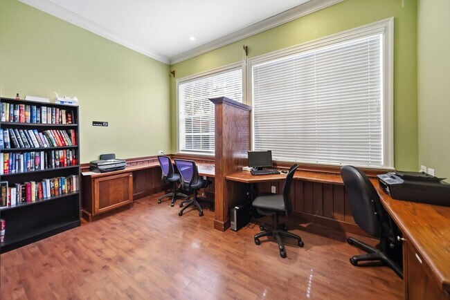 Building Photo - 4207 S Dale Mabry Hwy