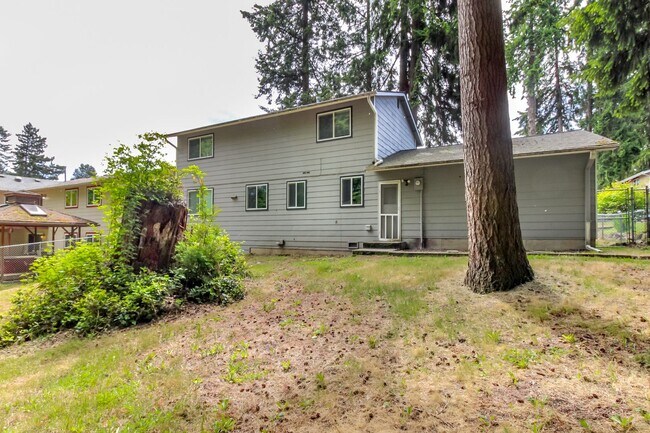 Building Photo - Four Bedroom House Near Camelot Park