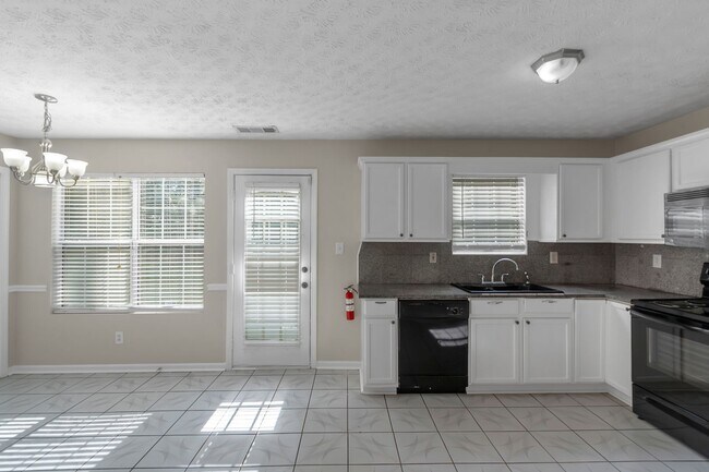 Building Photo - 97 Livingston Ln