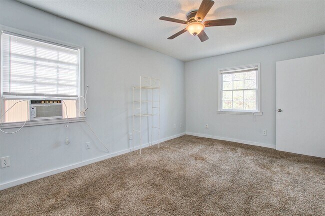 Building Photo - 2135 Burlington Avenue Apt #C, Charleston,...