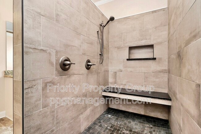 Building Photo - 141 Tall Fern Lp
