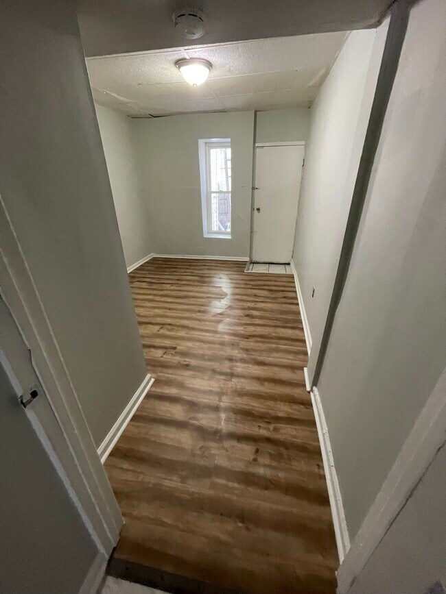 Bedroom New floors - 1820 E Allegheny Ave