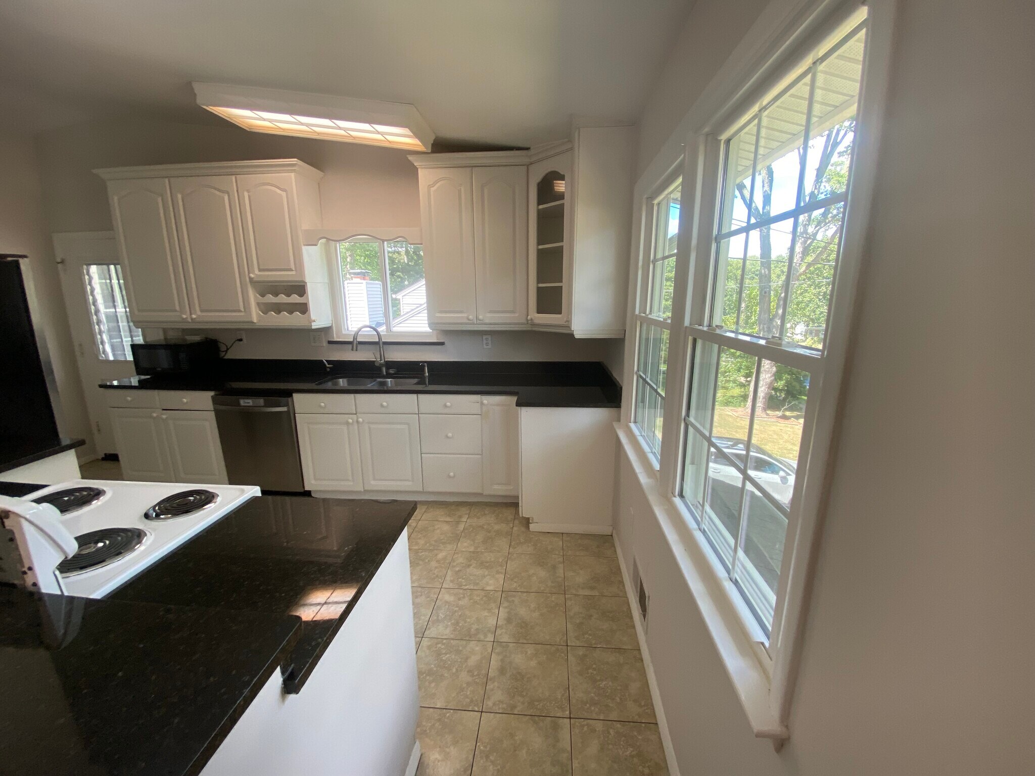 Kitchen - 4616 Twinbrook Rd