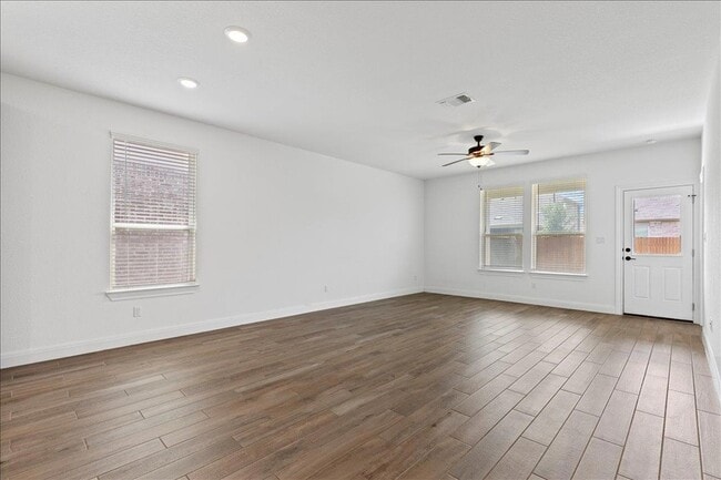 Building Photo - 11905 Paseo de los Lagos Ln