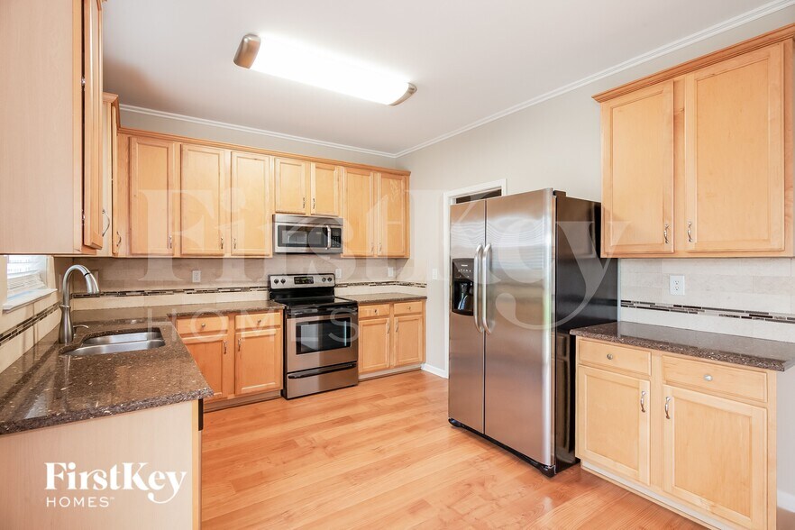 Building Photo - 2329 Nettleton Ct