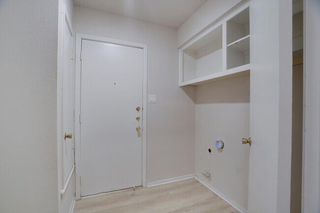 Building Photo - 1206 Westcott Dr