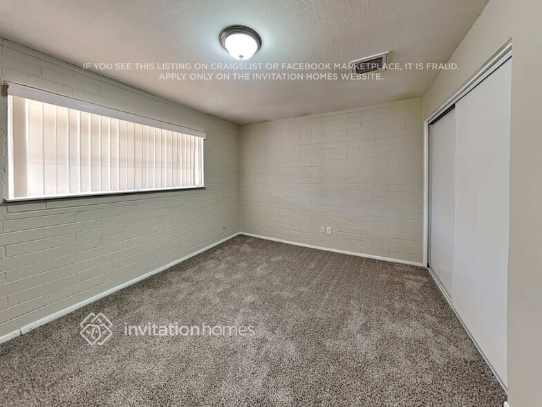 Building Photo - 2307 W Freeway Ln