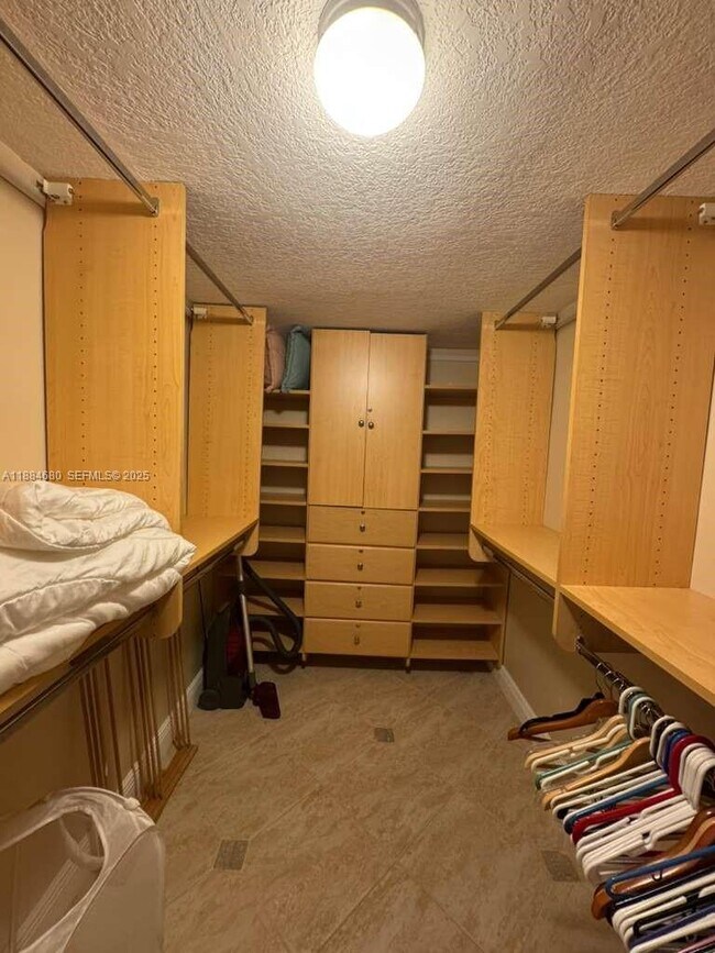 Building Photo - 5005 Collins Ave