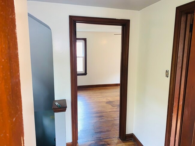 Building Photo - 1015 Willow Dr