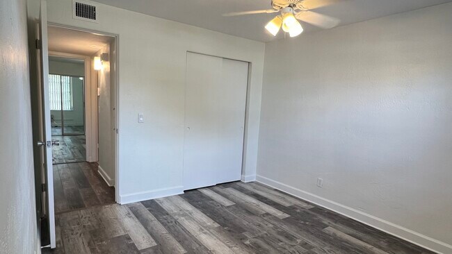 Building Photo - 2462 Brazilia Dr