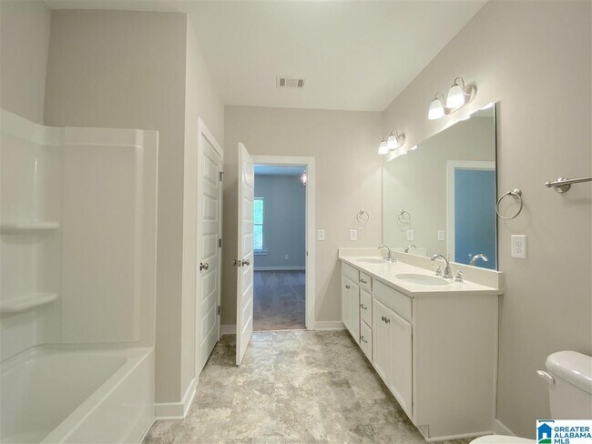 Building Photo - 318 Golden Eagles Cir