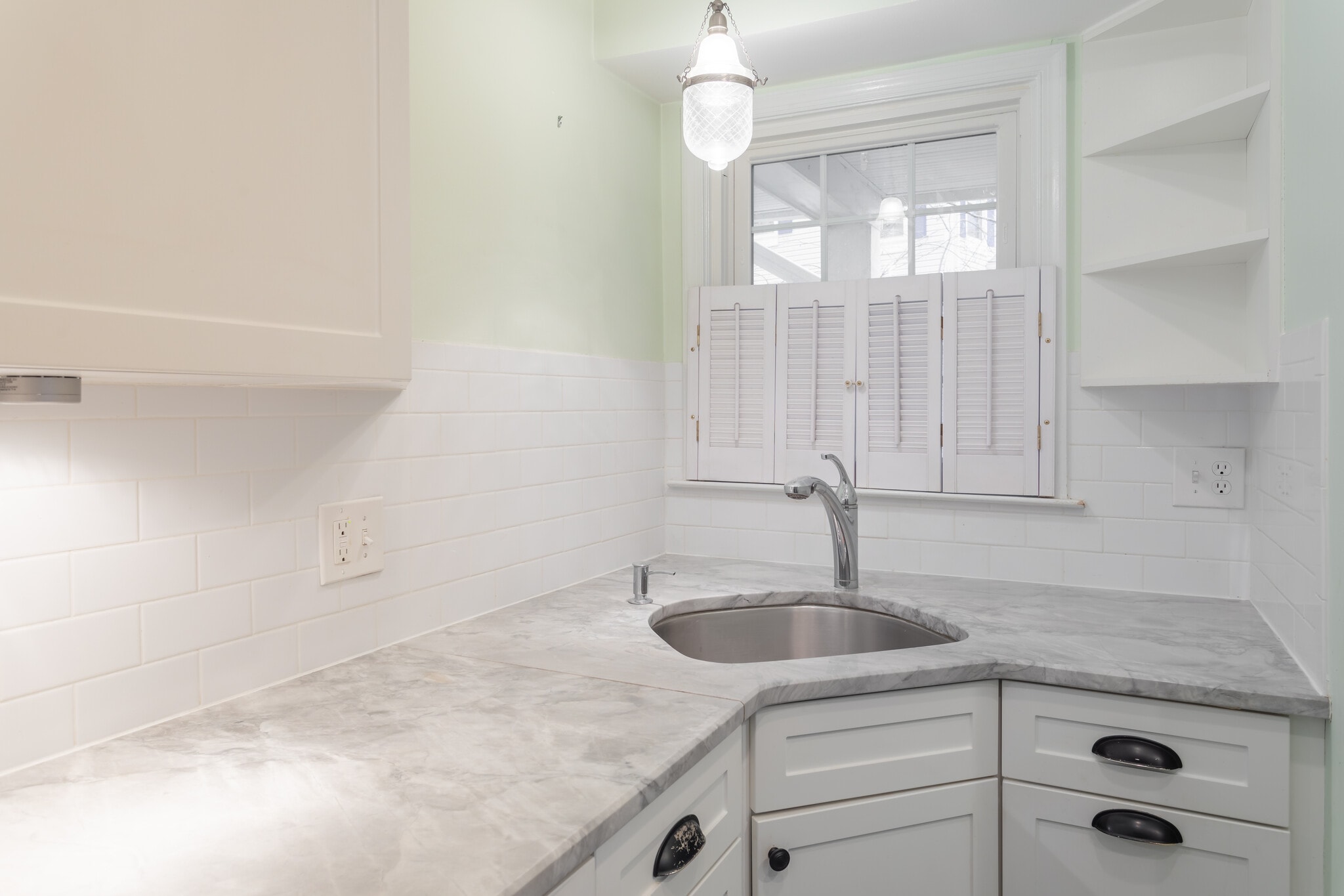 kitchen - 2919 S Woodstock St