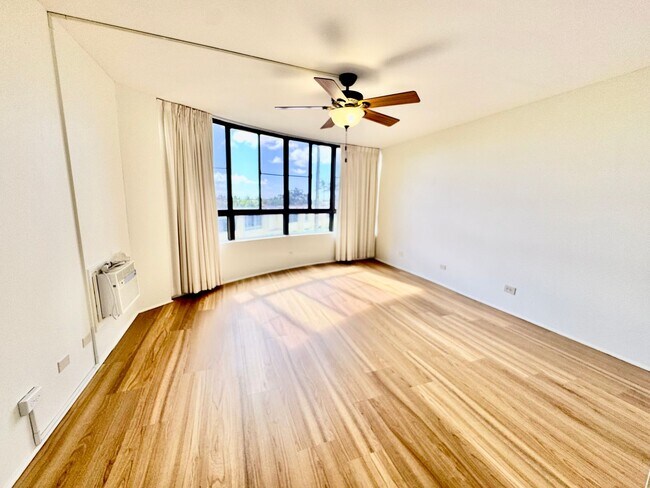 Building Photo - Available now | A 2 Bedroom, 2 Bathroom Condo with 2 assigned parking stalls at The Plaza Hawaii Kai