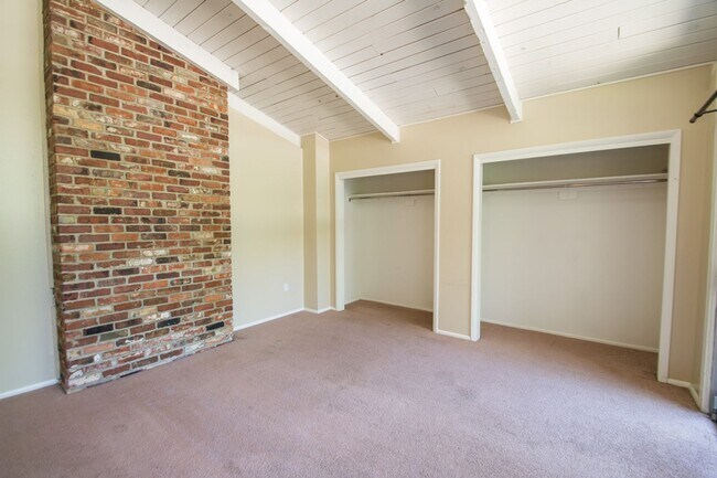 Building Photo - 1000 11th St